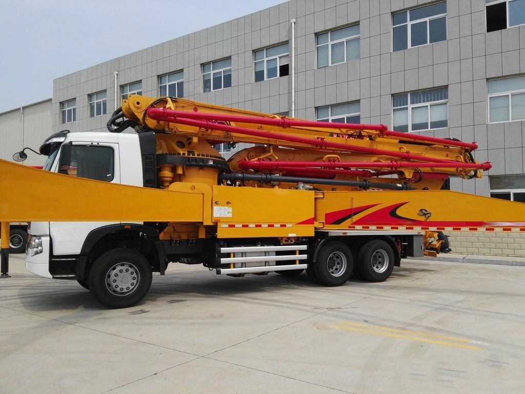 Factory Official 30m Truck-Mounted Pump Machine Hb30K Mobile Small Concrete Pump Truck