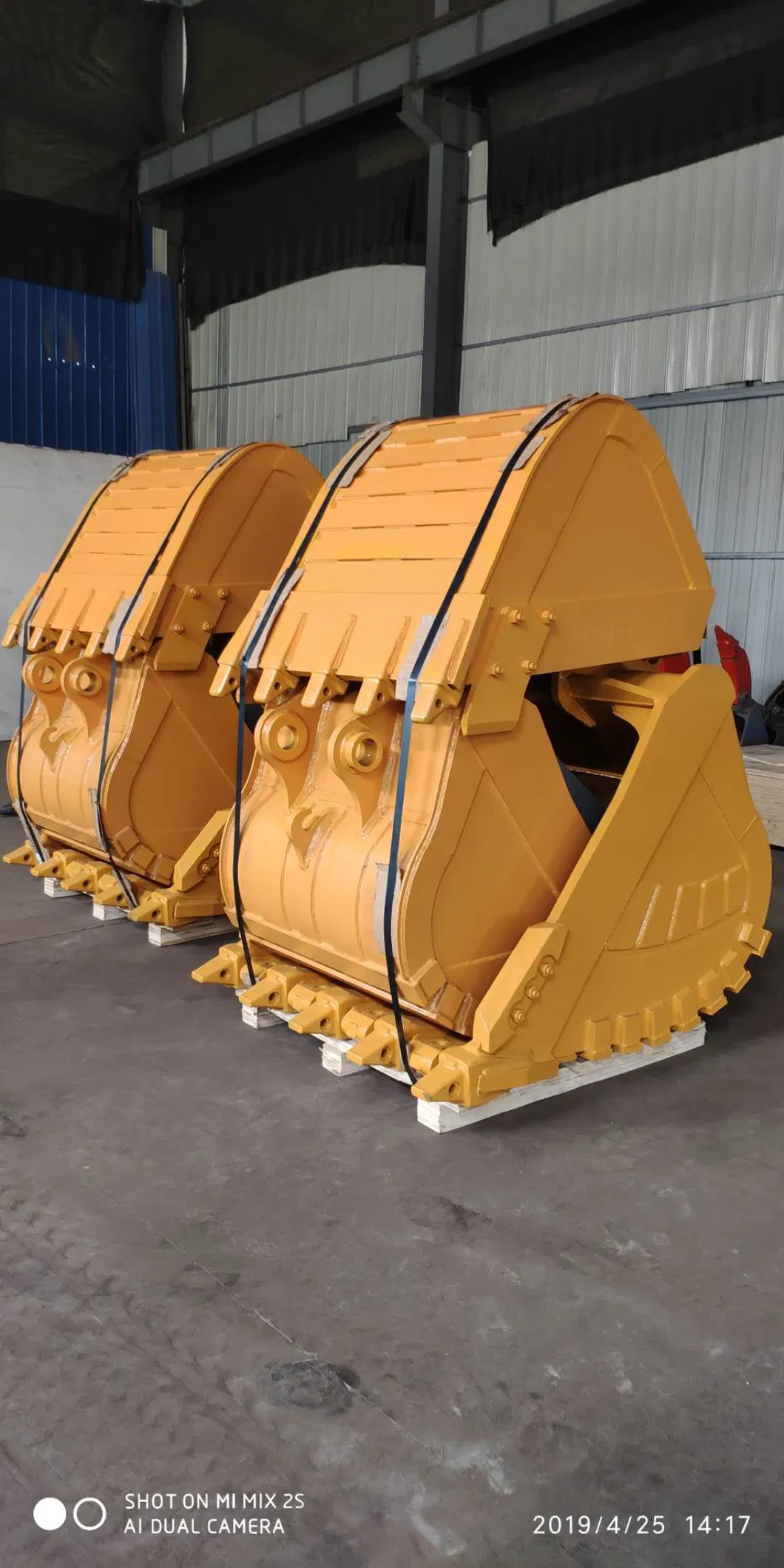 Hot Sales Digging Bucket R220LC-9s Excavator Bucket