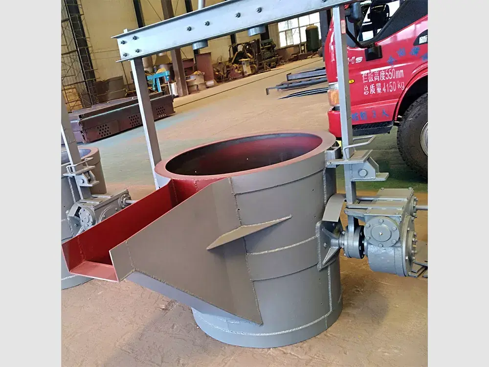 Long Nozzle Iron Pouring Ladle