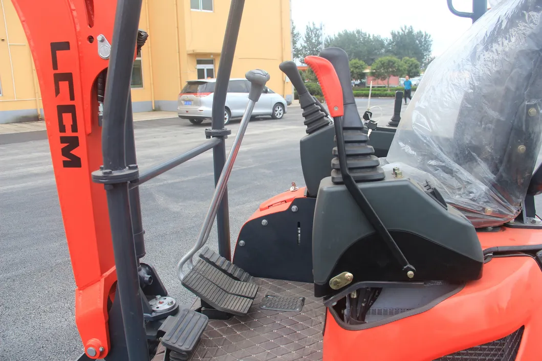 Lgcm Laigong Brand 1ton Mini Excavator for Farm/Garden/Urban Construction